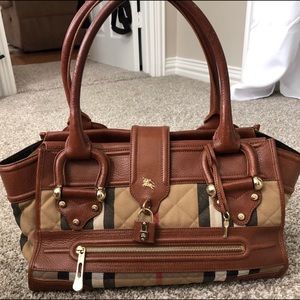 Burberry purse